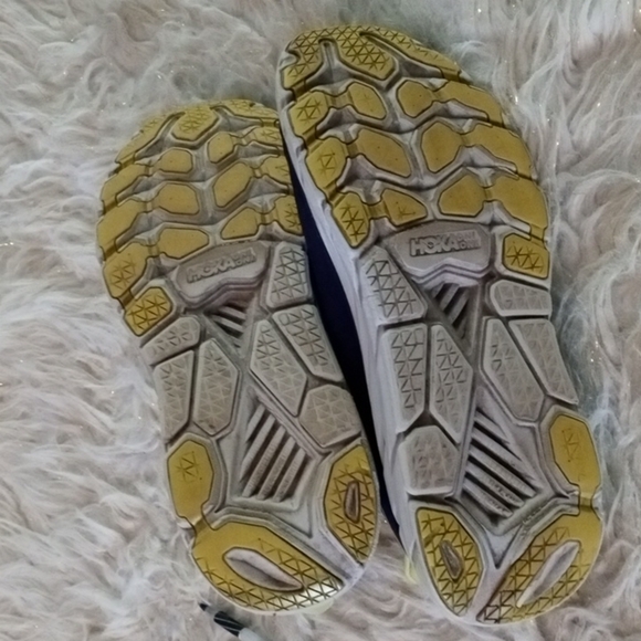 Hoka One Clifton 7 falls road running - Picture 5 of 6